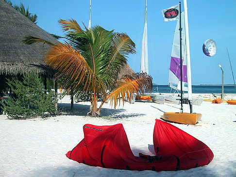 Der weiße Sandstrand der Malediven - Malediven