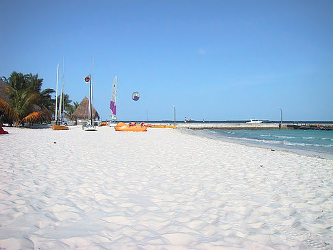 Foto Der weiße Sandstrand der Malediven - 